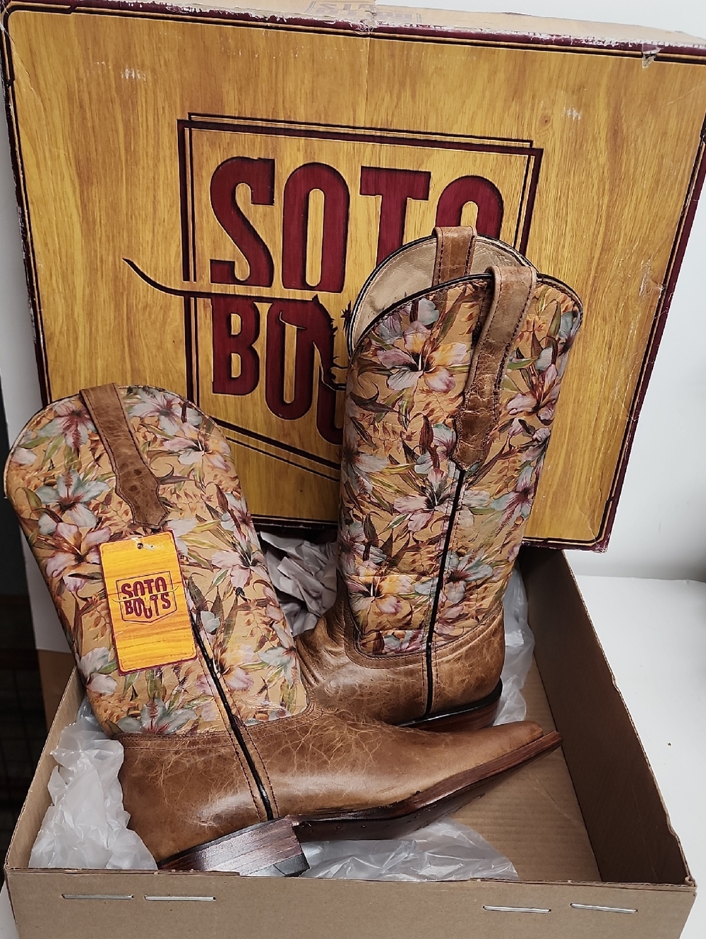 Soto Boots Brown Leather  Floral Cowboy Boots Size 8.5 GARDENCORE Country Rodeo
